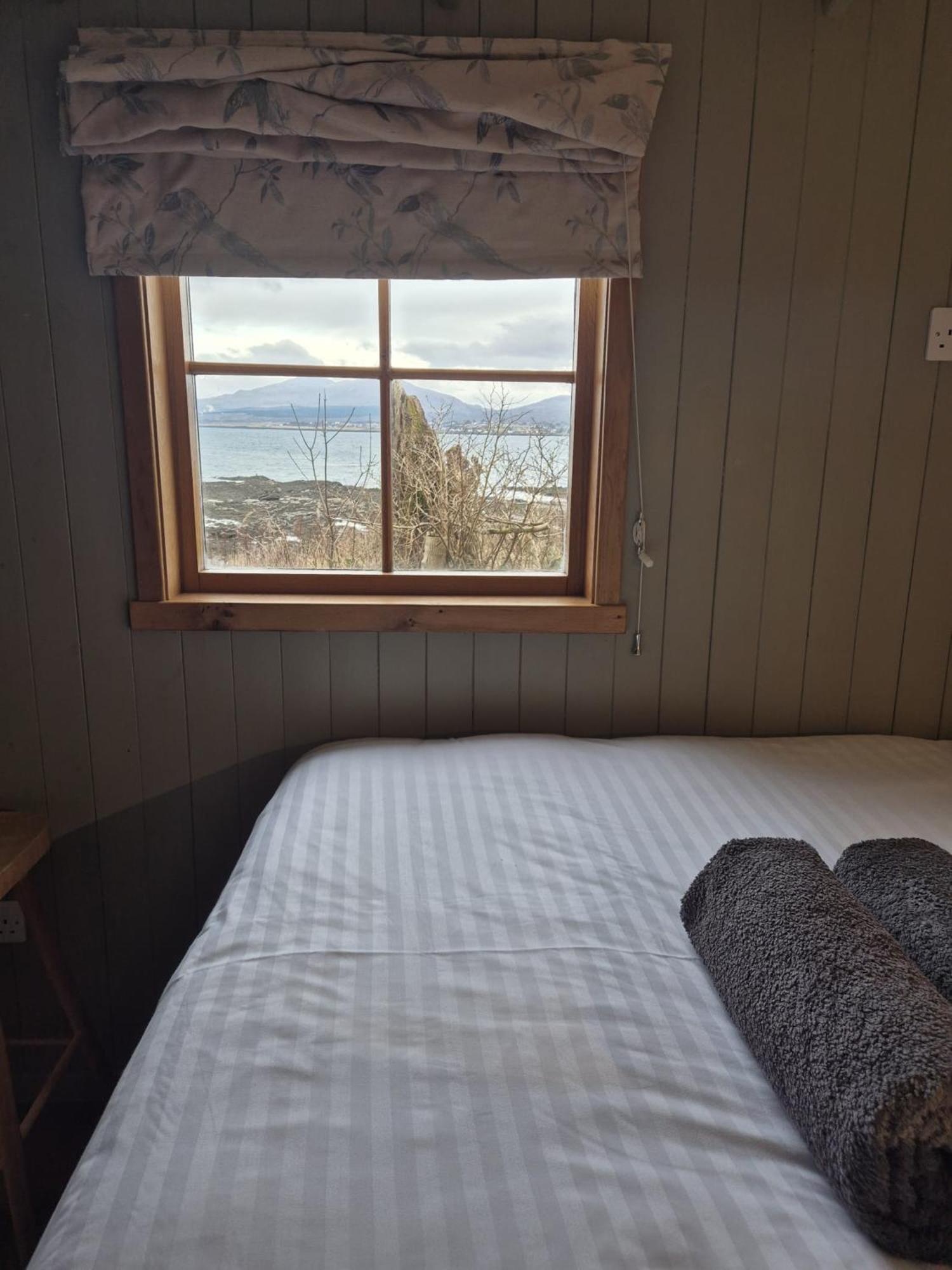 Corry Lodge Estate - Sheperds Huts Or Container Stays With Sea View Broadford (Isle of Skye) Dış mekan fotoğraf